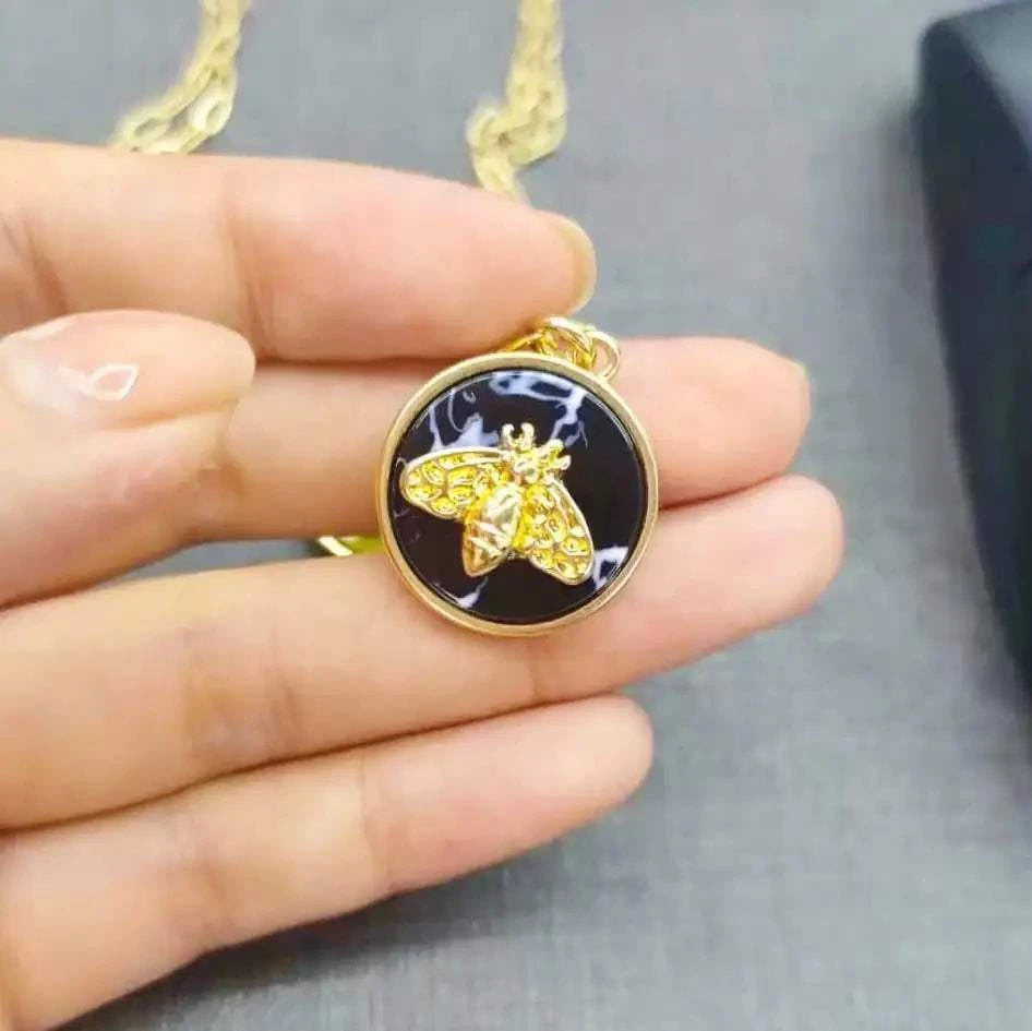 Elegant Bee Jewel Necklace Gold