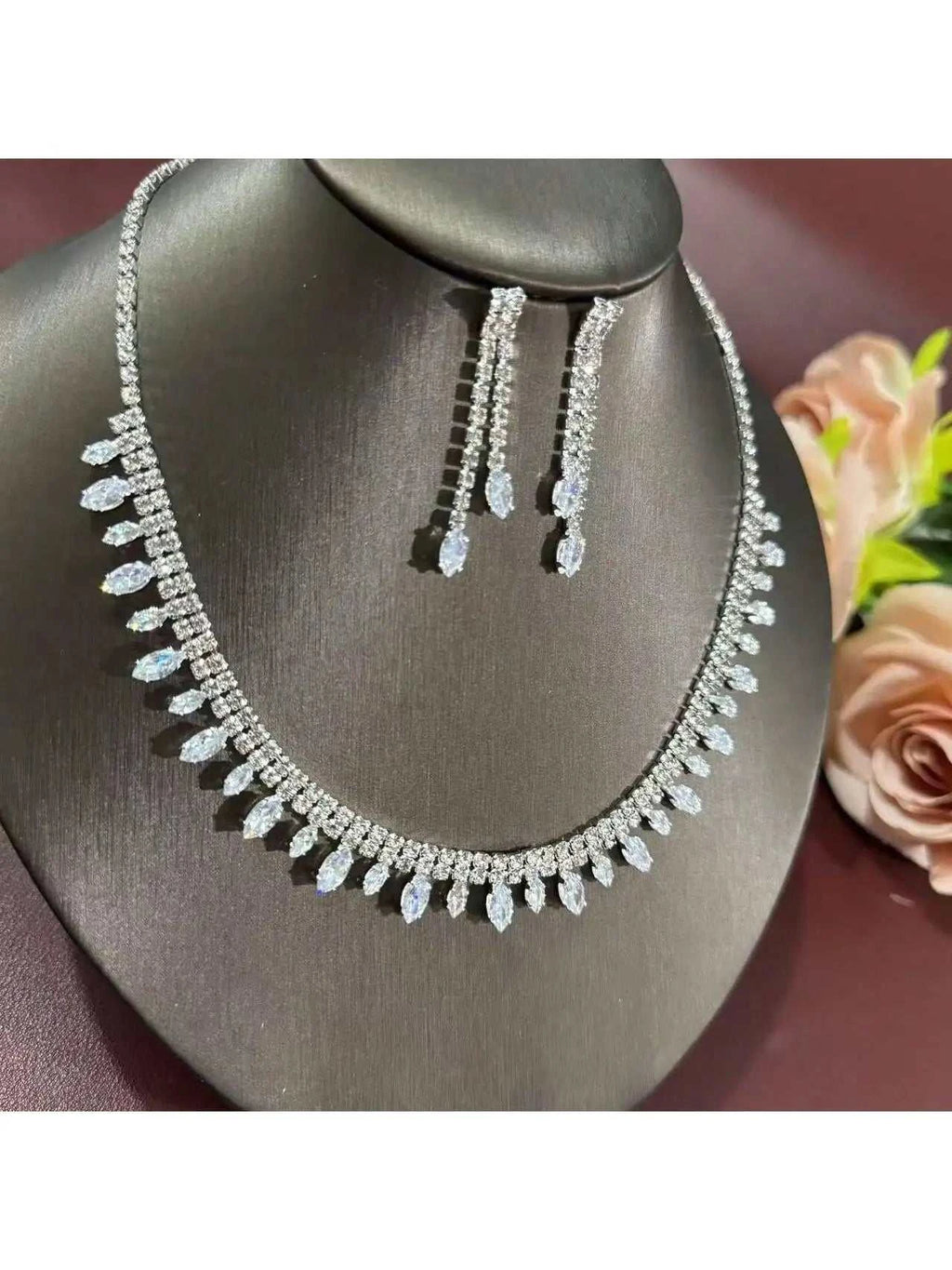 Luxury Jewelry Set for Women: Diamond Necklace + Earrings, Fashionably Elegant, Simple and Versatile, Perfect for Evening Partie
