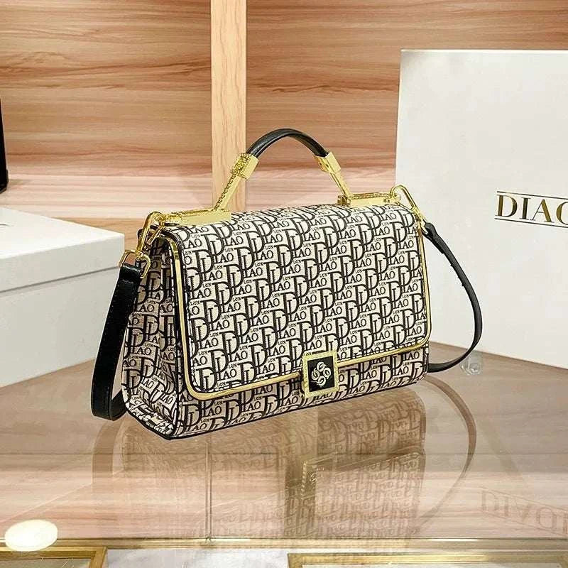 Luxury Chic Tote Bag For Women Designer Leather Crossbody Handbag Vintage Minimalist Elegant Stylish Large Capacity