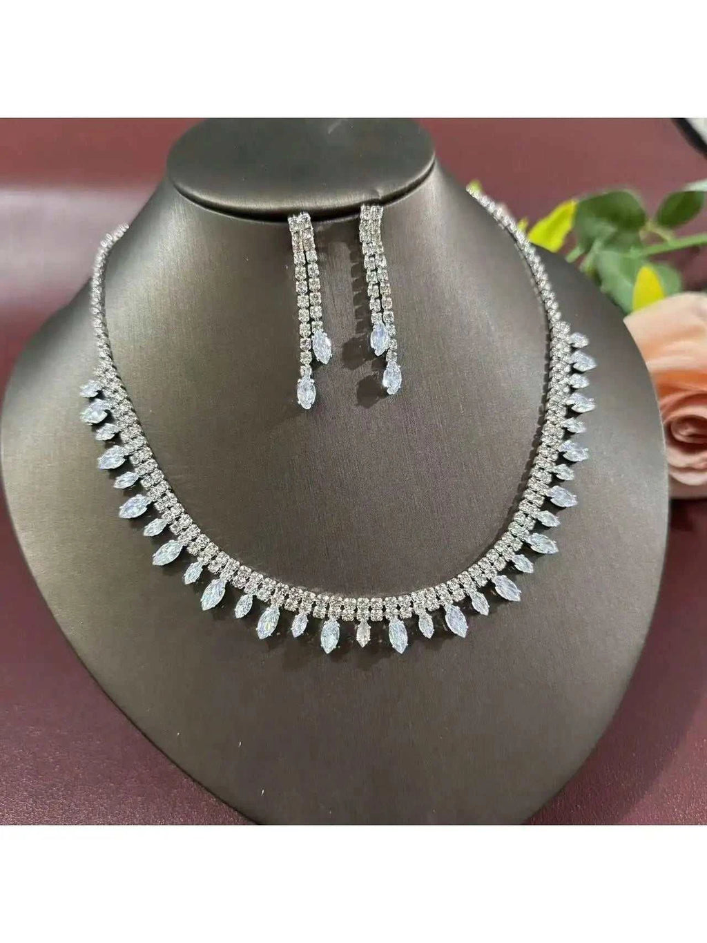 Luxury Jewelry Set for Women: Diamond Necklace + Earrings, Fashionably Elegant, Simple and Versatile, Perfect for Evening Partie