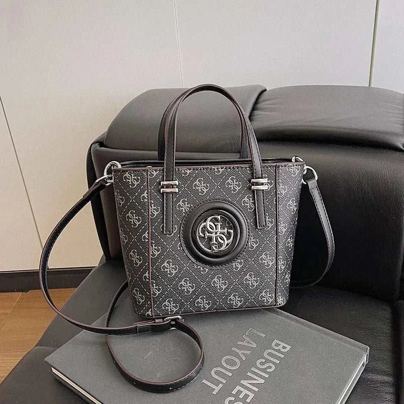 Stylish Large Capacity Crossbody Bag Minimalist Leather Handbag For Women Vintage Designer Letter Logo Casual Luxury Commuter