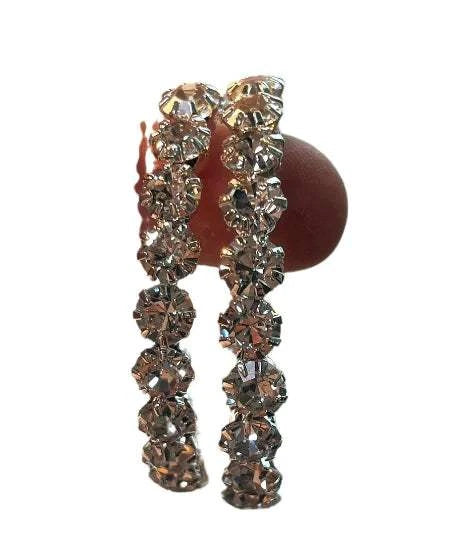 Crystal Earrings - Versatile Stud Earrings with sparkling artificial crystals in a chic geometric design.