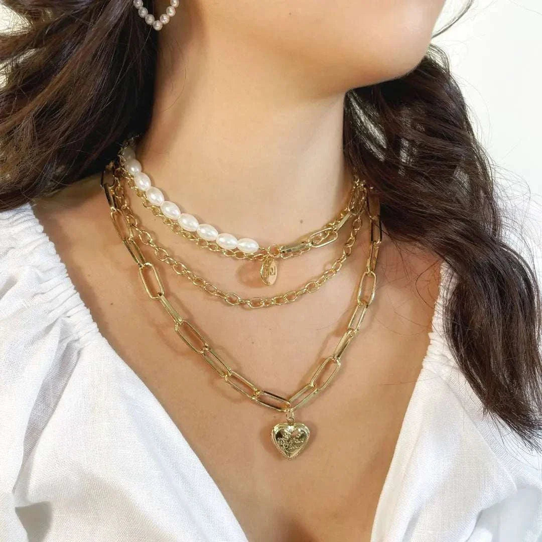 Jester Necklace - Dazzling Chain with Pearls & Heart